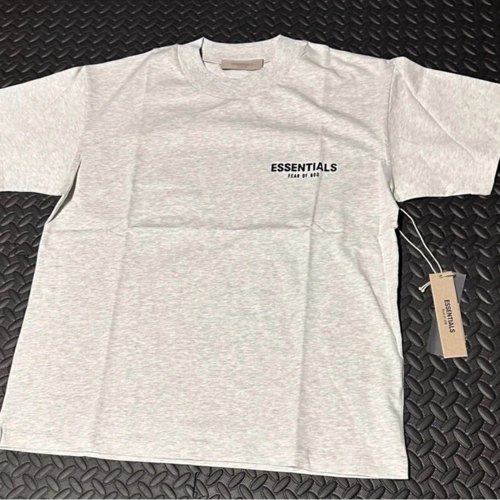 NWT FEAR OF GOD ESSENTIALS T-SHIRT SS22 "Light Oatmeal" AUTHENTIC (SIZE Xs